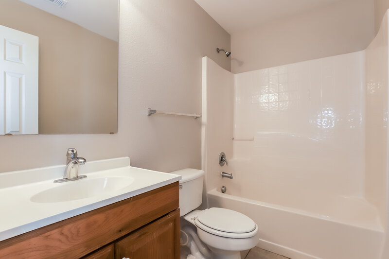 3,680/Mo, 13507 Padron Ct Riverview, FL 33579 Bathroom View