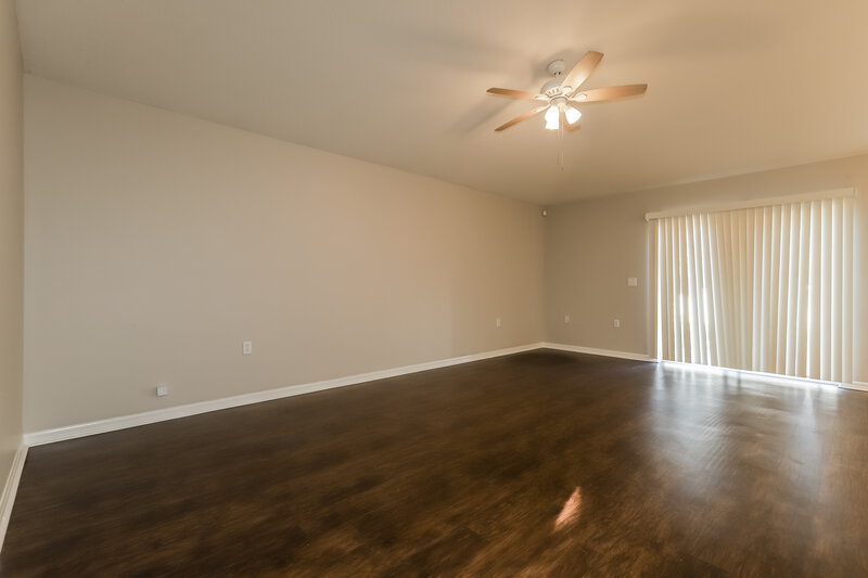 2,260/Mo, 10535 Salisbury St Riverview, FL 33569 Living Room View 2