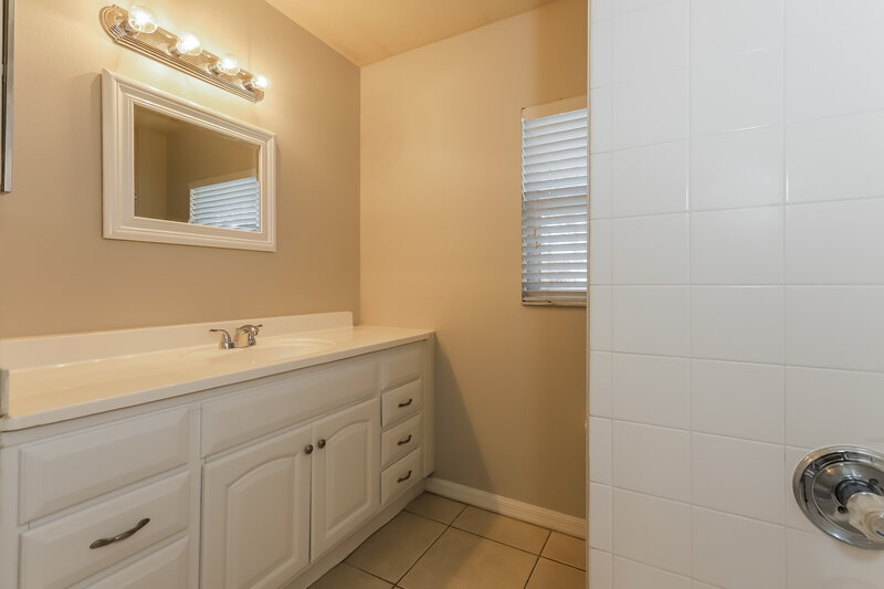 2,260/Mo, 10535 Salisbury St Riverview, FL 33569 Bathroom View