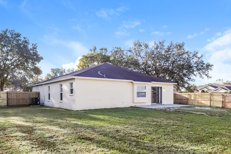 2,260/Mo, 10535 Salisbury St Riverview, FL 33569 Rear View