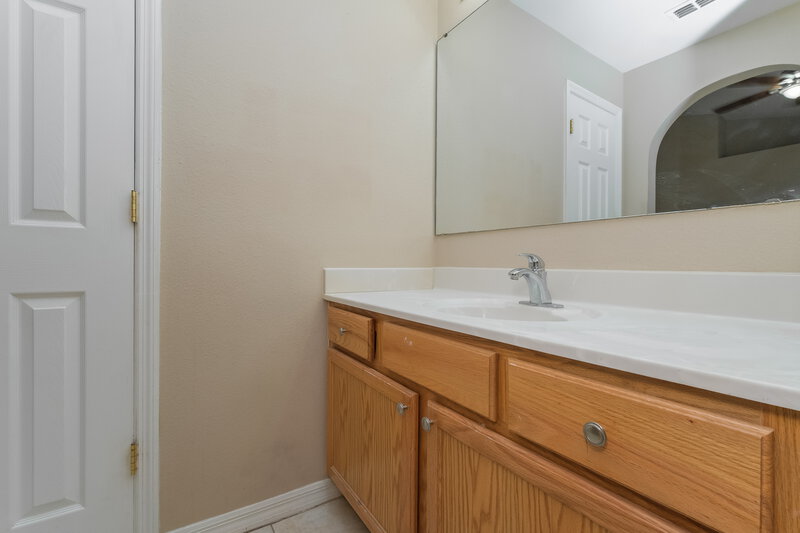 2,025/Mo, 11505 Ivy Flower Loop Riverview, FL 33578 Main Bathroom View