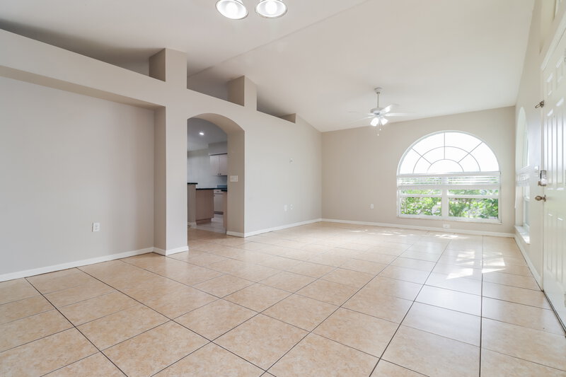 3,540/Mo, 1742 Hulett Dr Brandon, FL 33511 Living Room View 2