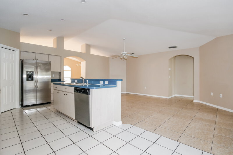 2,420/Mo, 1742 Hulett Dr Brandon, FL 33511 Kitchen View 3