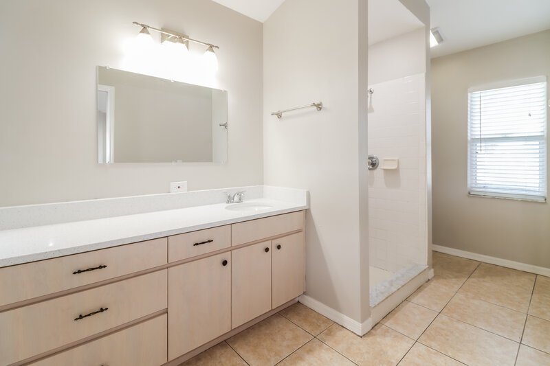 3,540/Mo, 1742 Hulett Dr Brandon, FL 33511 Main Bathroom View