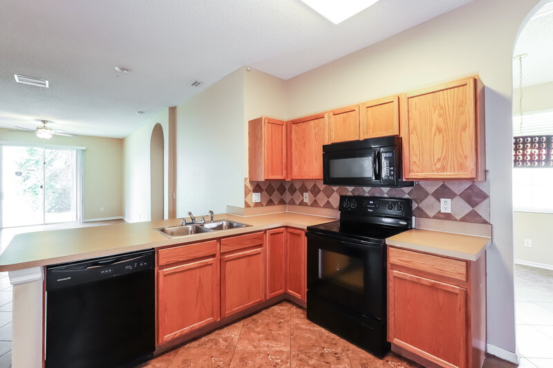 2,935/Mo, 1235 Brooke View Dr Odessa, FL 33556 Kitchen View 2