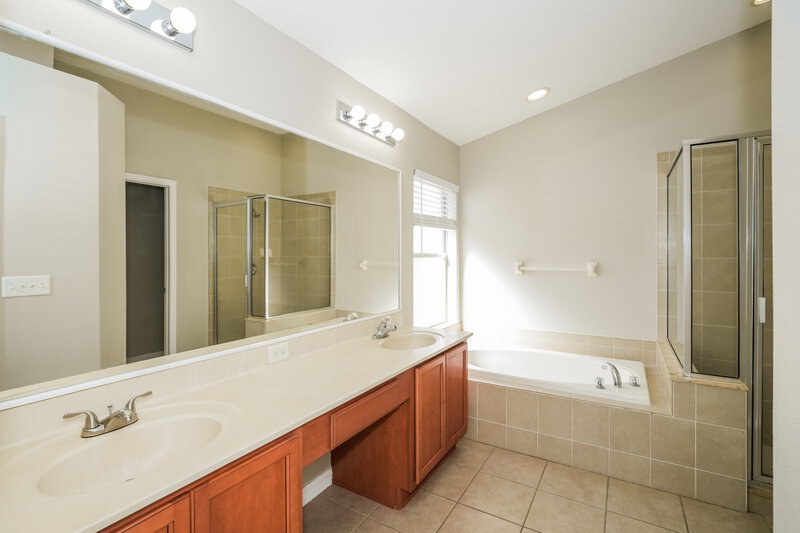 2,310/Mo, 10153 Coldwater Loop Land O' Lakes, FL 34638 Main Bathroom View