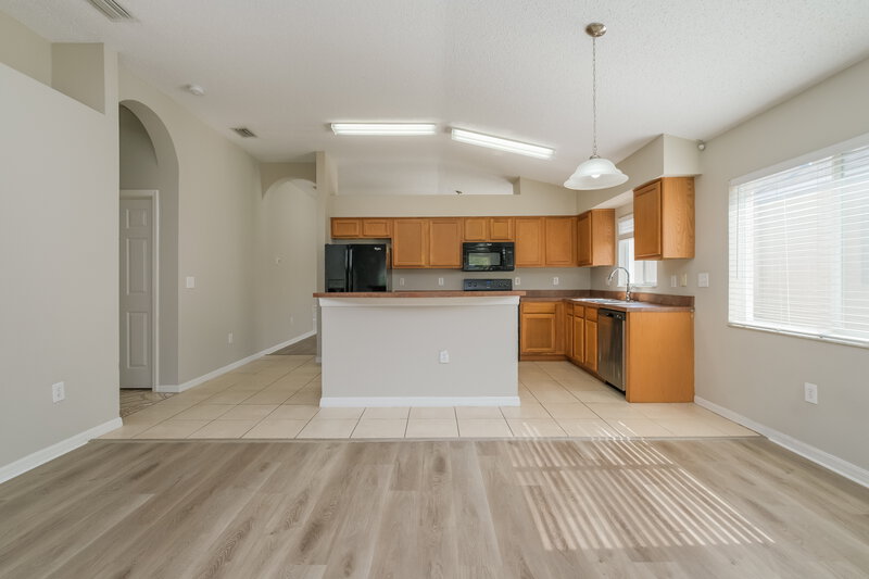 2,410/Mo, 3123 Summer House Dr Valrico, FL 33594 Kitchen View 3