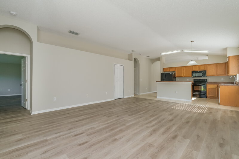 2,410/Mo, 3123 Summer House Dr Valrico, FL 33594 Family Room View 2