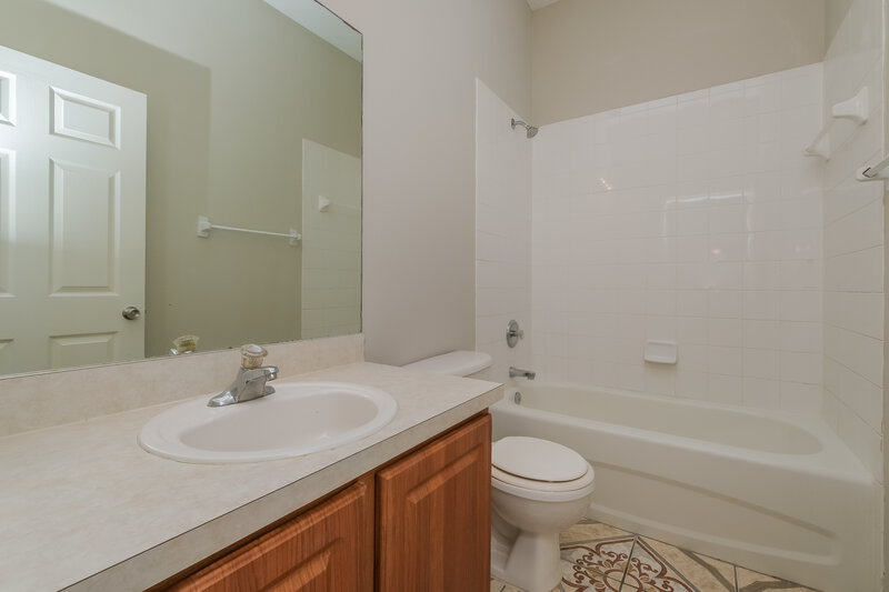 2,410/Mo, 3123 Summer House Dr Valrico, FL 33594 Bathroom View