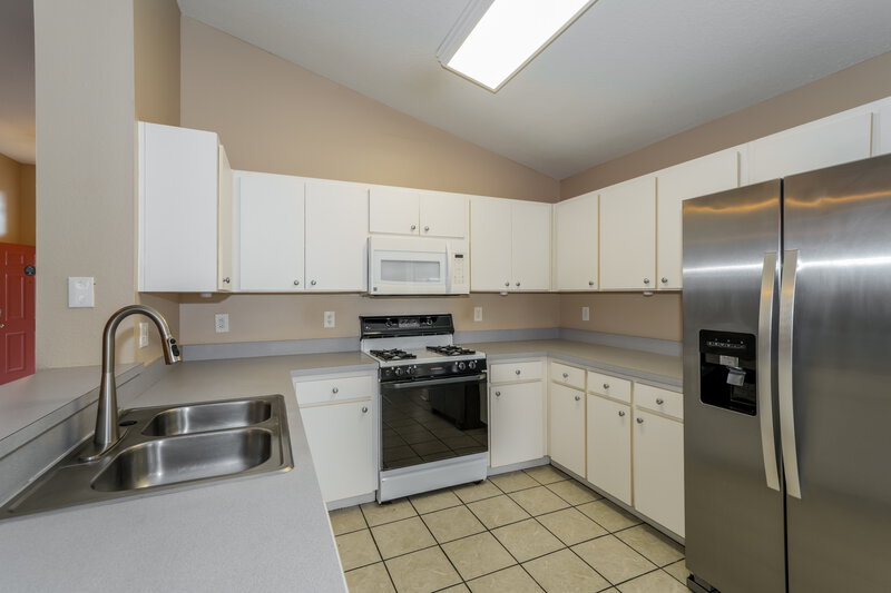 2,285/Mo, 1751 Hulett Dr Brandon, FL 33511 Kitchen View 2
