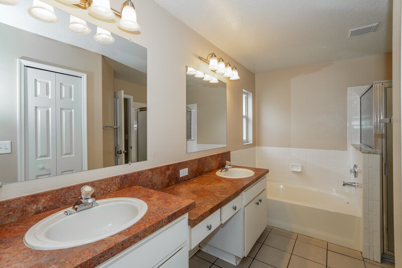 2,285/Mo, 1751 Hulett Dr Brandon, FL 33511 Main Bathroom View