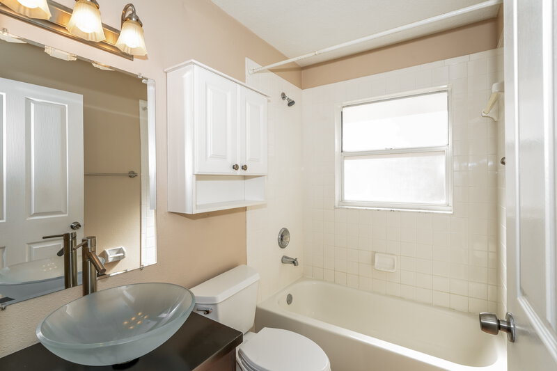 2,285/Mo, 1751 Hulett Dr Brandon, FL 33511 Bathroom View