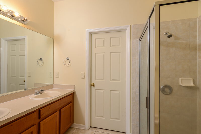 2,040/Mo, 9213 Lost Mill Dr Land O' Lakes, FL 34638 Master Bathroom View