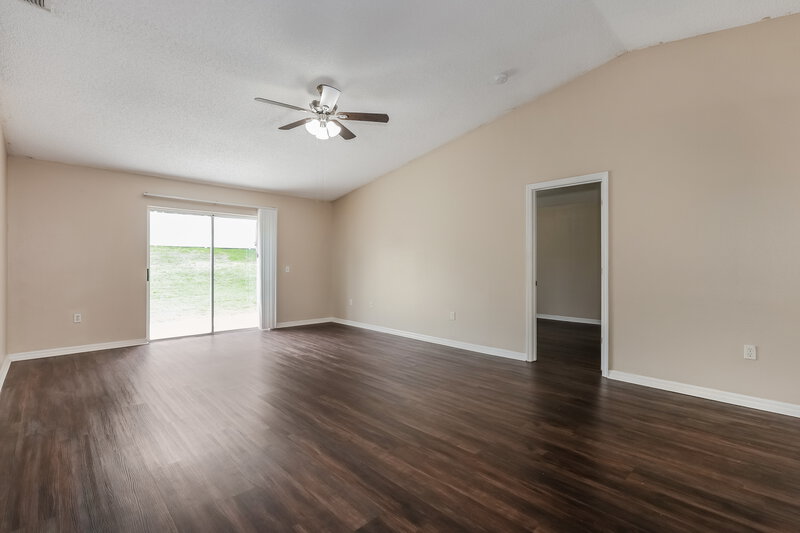 2,005/Mo, 703 Mountain Top Dr Valrico, FL 33594 Living Room View