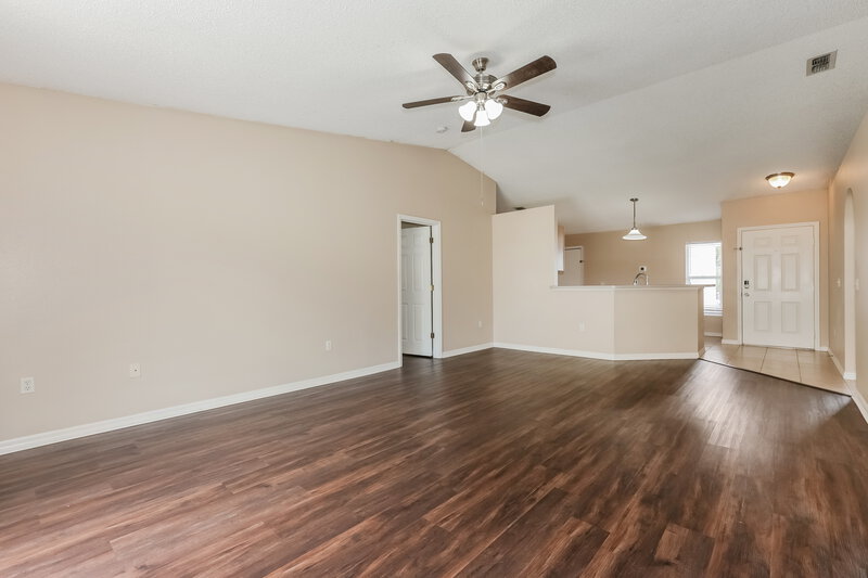 2,005/Mo, 703 Mountain Top Dr Valrico, FL 33594 Living Room View 2