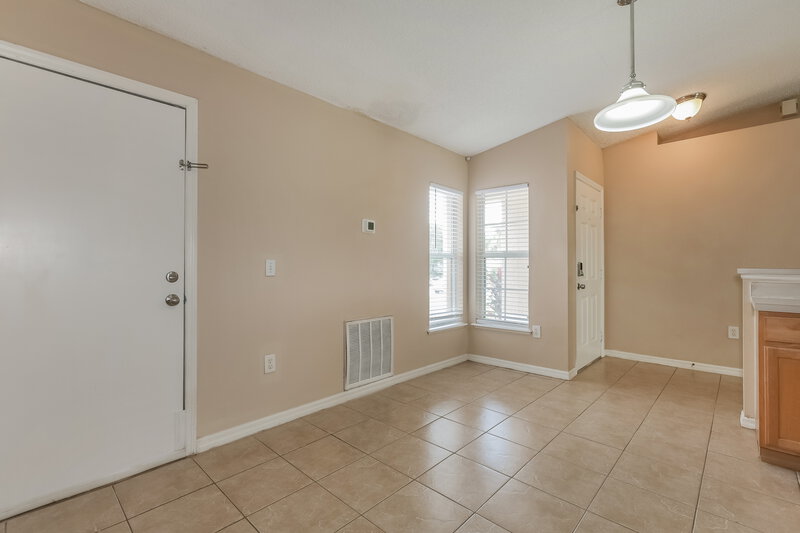 2,005/Mo, 703 Mountain Top Dr Valrico, FL 33594 Dining Room View