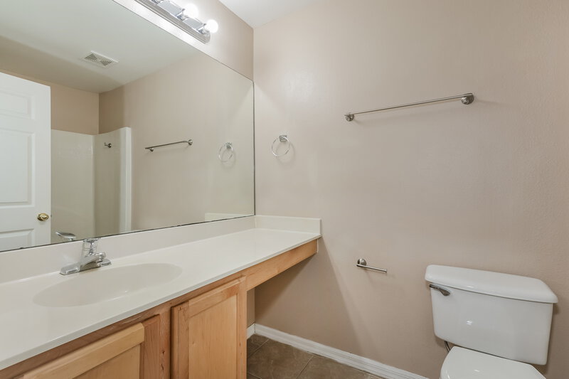 2,005/Mo, 703 Mountain Top Dr Valrico, FL 33594 Bathroom View