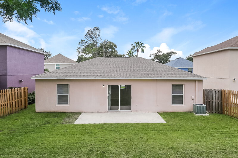 2,005/Mo, 703 Mountain Top Dr Valrico, FL 33594 Rear View