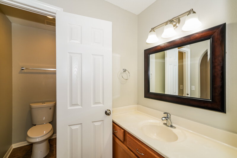 1,990/Mo, 6542 Tabogi Trl Wesley Chapel, FL 33545 Main Bathroom View