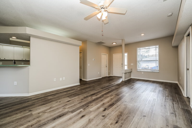 2,140/Mo, 7129 Captiva Cir New Port Richey, FL 34655 Living Room View