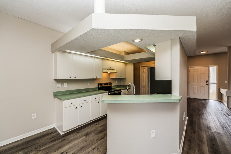 2,140/Mo, 7129 Captiva Cir New Port Richey, FL 34655 Kitchen View 2