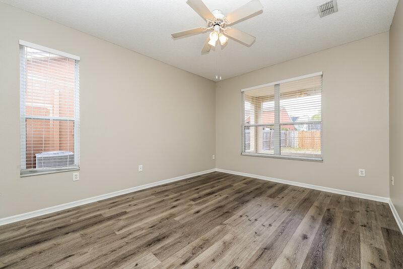 2,140/Mo, 7129 Captiva Cir New Port Richey, FL 34655 Main Bedroom View