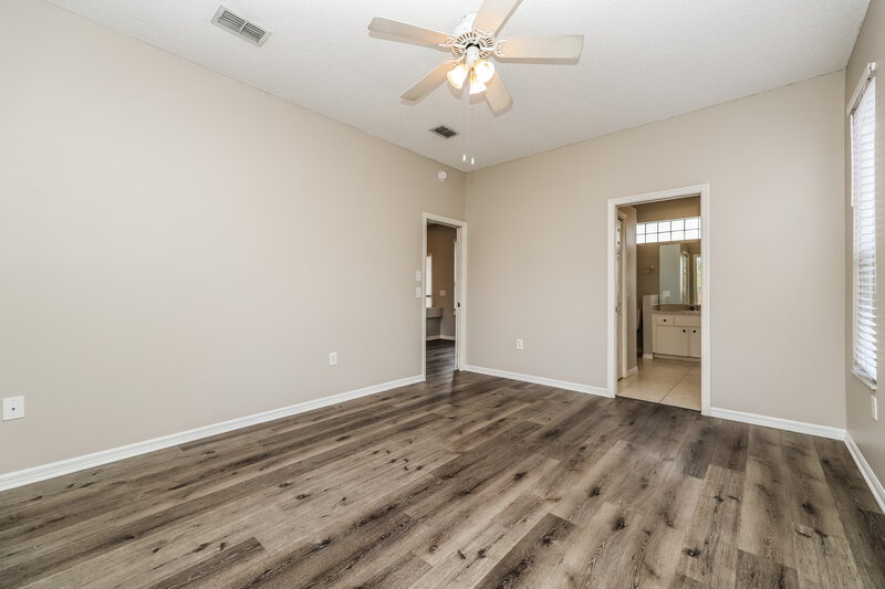 2,140/Mo, 7129 Captiva Cir New Port Richey, FL 34655 Main Bedroom View 2