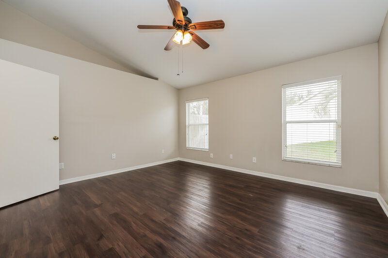 2,250/Mo, 29613 Morningmist Dr Wesley Chapel, FL 33543 Main Bedroom View