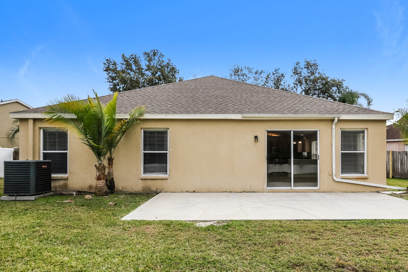 2,250/Mo, 29613 Morningmist Dr Wesley Chapel, FL 33543 Rear View
