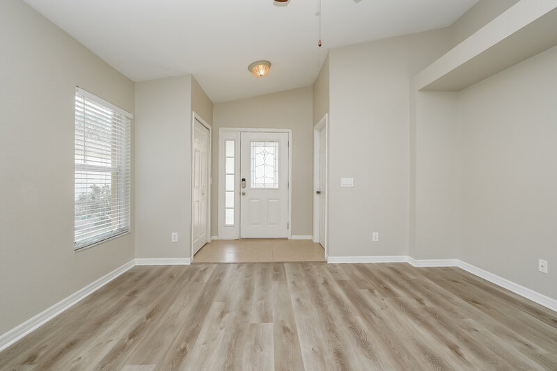 1,915/Mo, 11431 Bay Gardens Loop Riverview, FL 33569 Living Room View