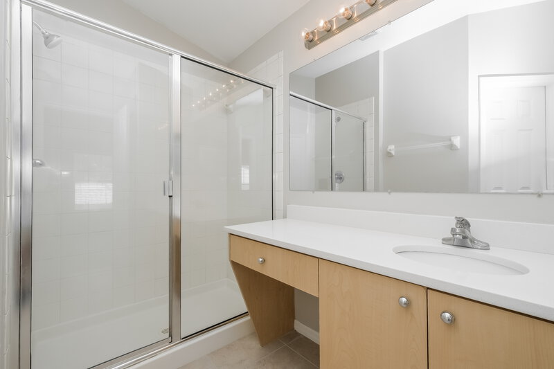 1,915/Mo, 11431 Bay Gardens Loop Riverview, FL 33569 Main Bathroom View