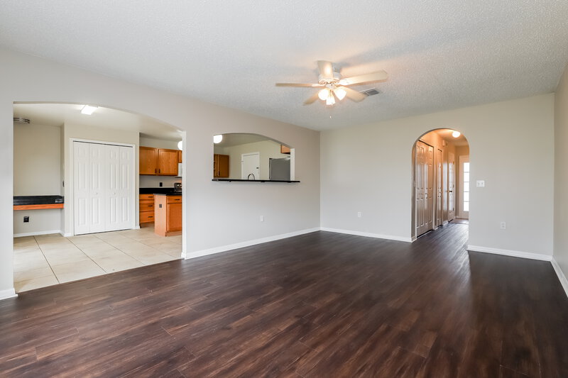 2,305/Mo, 11328 Ivy Flower Loop Riverview, FL 33578 Living Room View 2