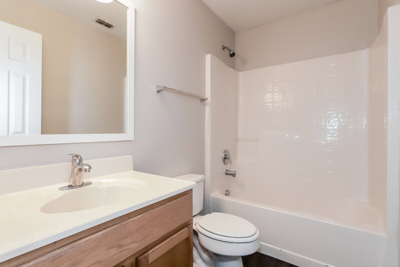 2,305/Mo, 11328 Ivy Flower Loop Riverview, FL 33578 Bathroom View