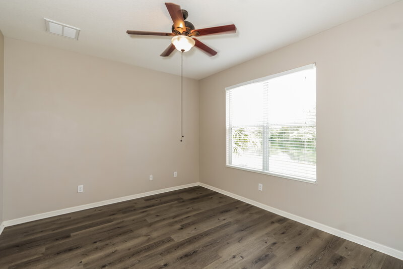 3,320/Mo, 808 College Chase Dr Ruskin, FL 33570 Main Bedroom View
