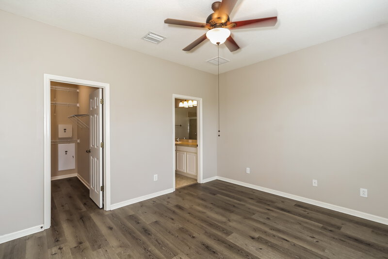 3,320/Mo, 808 College Chase Dr Ruskin, FL 33570 Main Bedroom View 2