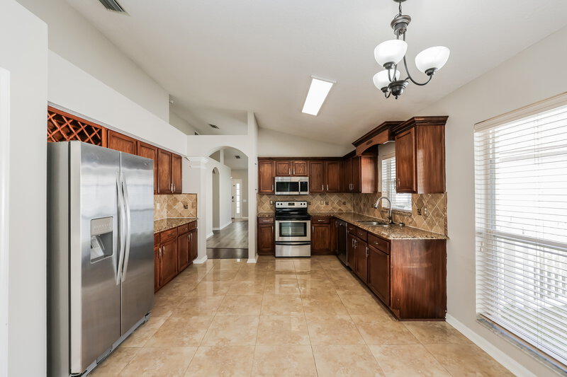 2,270/Mo, 5920 Count Turf Ln Wesley Chapel, FL 33544 Kitchen View