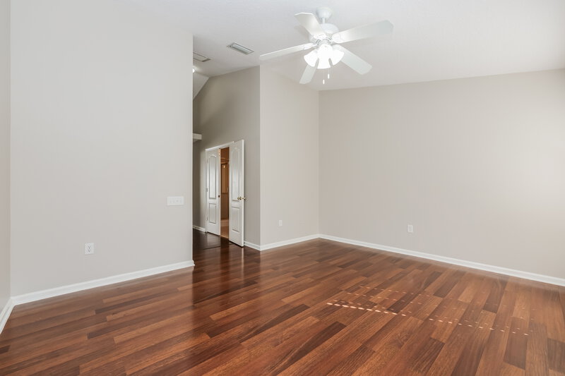 2,270/Mo, 5920 Count Turf Ln Wesley Chapel, FL 33544 Main Bedroom View