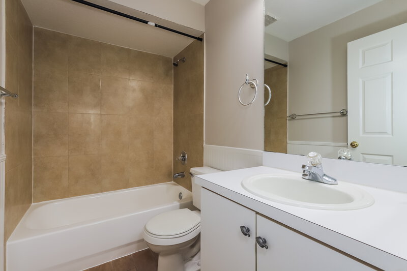2,095/Mo, 1512 Wakefield Dr Brandon, FL 33511 Bathroom View