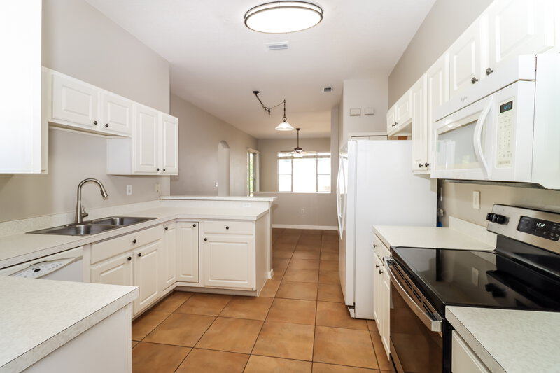 2,445/Mo, 1273 Blackrush Dr Tarpon Springs, FL 34689 Kitchen View 2