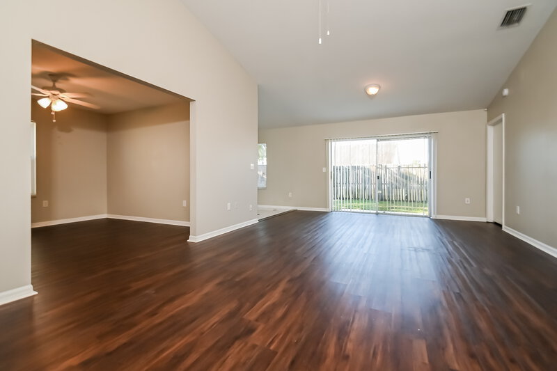 1,945/Mo, 123 Lookout Dr Apollo Beach, FL 33572 Living Room View 2