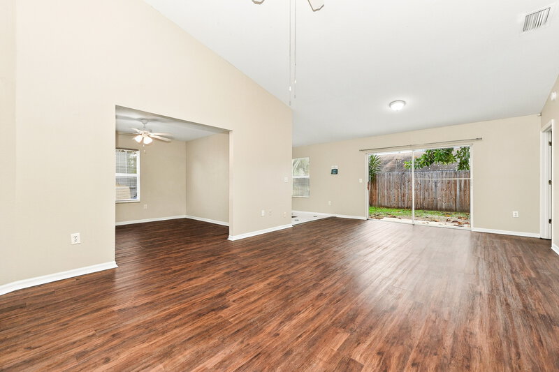 2,080/Mo, 123 Lookout Dr Apollo Beach, FL 33572 Living Room View 2