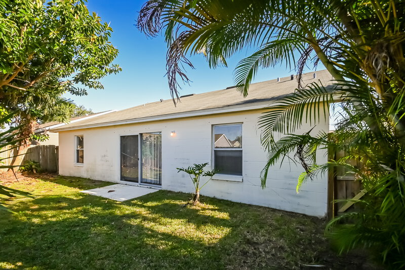 1,945/Mo, 123 Lookout Dr Apollo Beach, FL 33572 Rear View