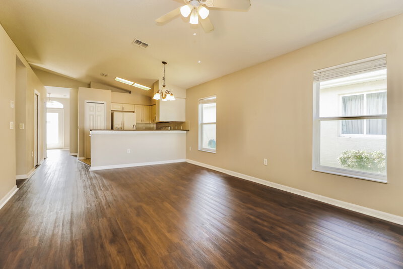 2,220/Mo, 7702 Prospect Hill Cir New Port Richey, FL 34654 Living Room View 2
