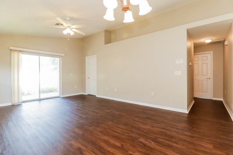 2,220/Mo, 7702 Prospect Hill Cir New Port Richey, FL 34654 Dining Room View 2