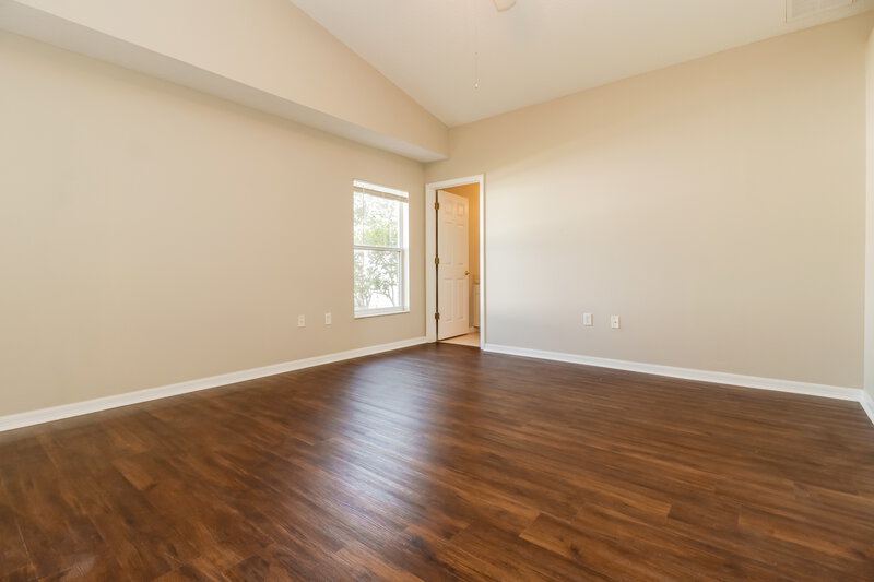 2,220/Mo, 7702 Prospect Hill Cir New Port Richey, FL 34654 Main Bedroom View 2