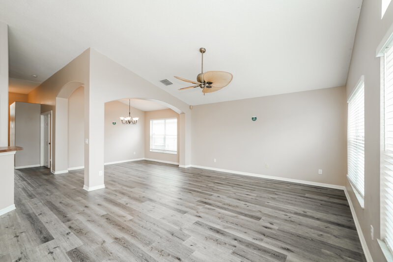 2,240/Mo, 1600 Maximilian Dr Wesley Chapel, FL 33543 Living Room View 2