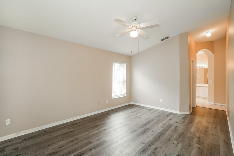 2,240/Mo, 1600 Maximilian Dr Wesley Chapel, FL 33543 Main Bedroom View