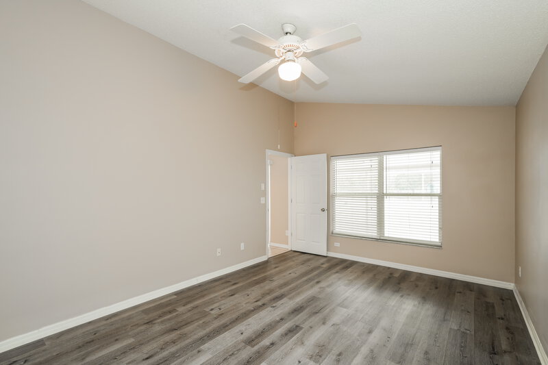 2,240/Mo, 1600 Maximilian Dr Wesley Chapel, FL 33543 Main Bedroom View 2