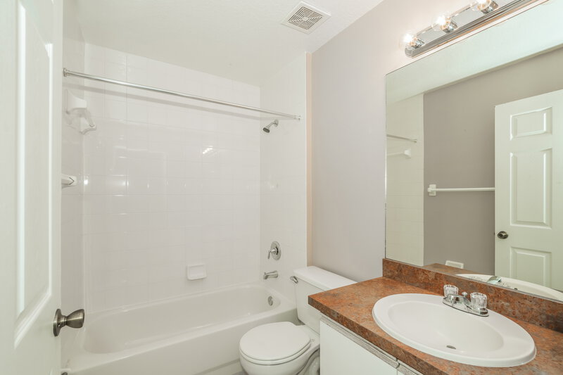 2,240/Mo, 1600 Maximilian Dr Wesley Chapel, FL 33543 Bathroom View