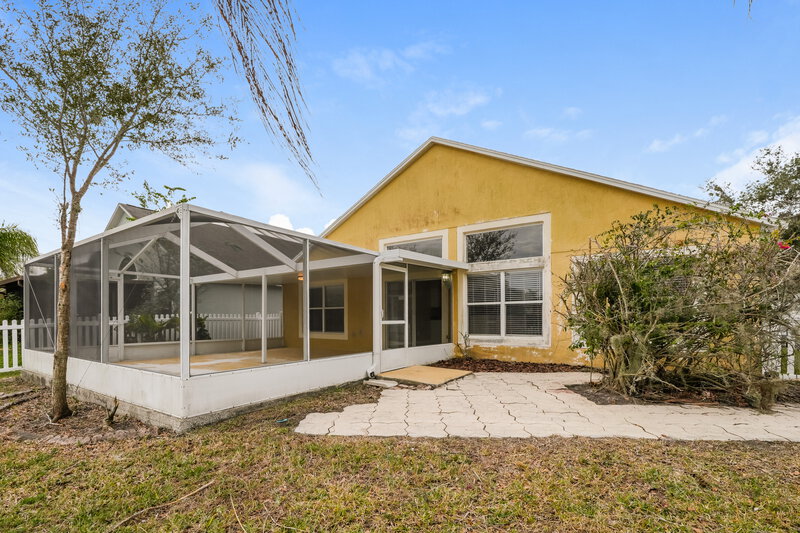 2,240/Mo, 1600 Maximilian Dr Wesley Chapel, FL 33543 Rear View